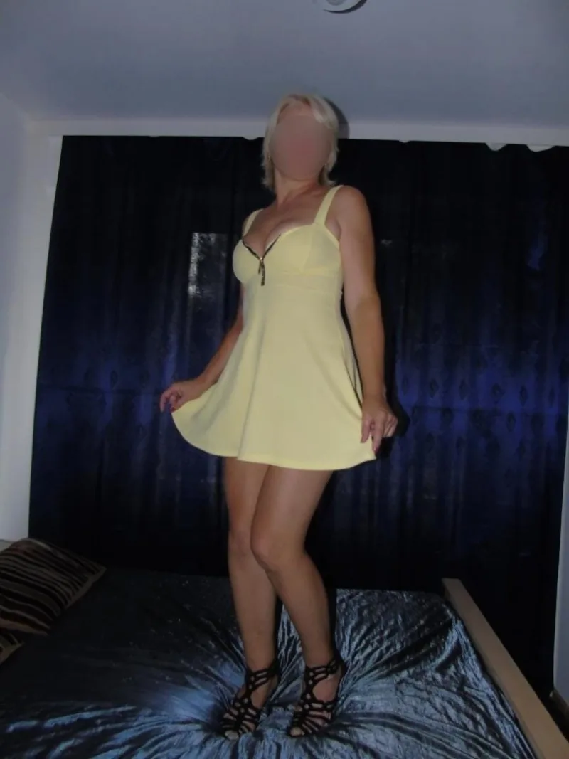 Długonoga Blondynka